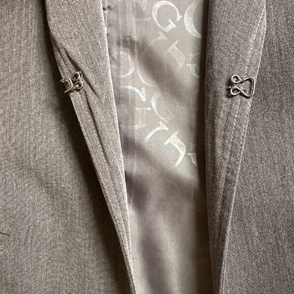 Guess Vest Hook-Eye Closure Gray - Picture 6 of 8